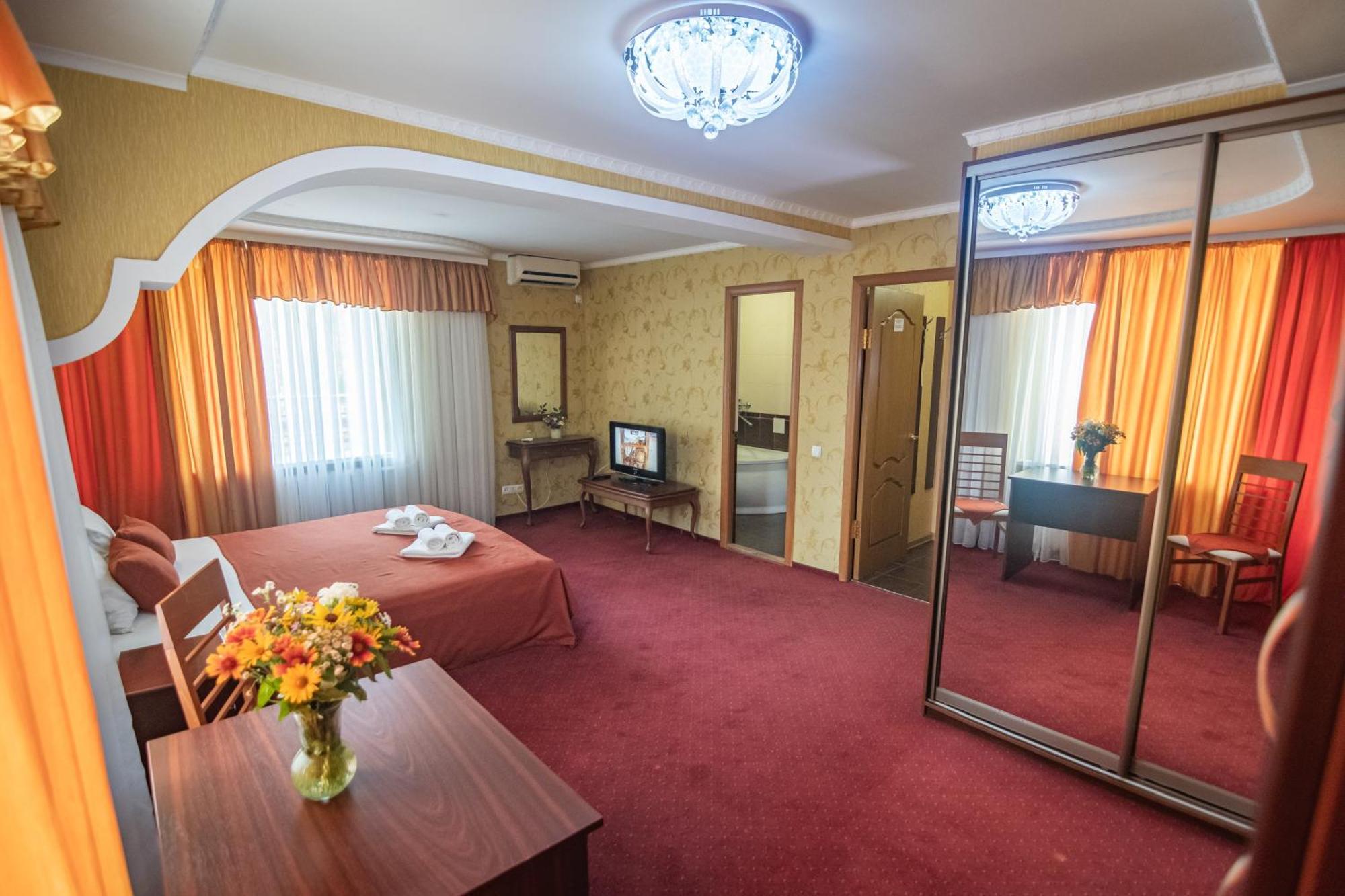 Tourist Poltava Hotel Exterior photo